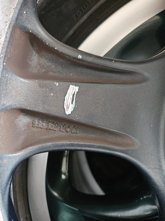 Original 911 Porsche 996 7x17 ET55 Alufelge 99636212401