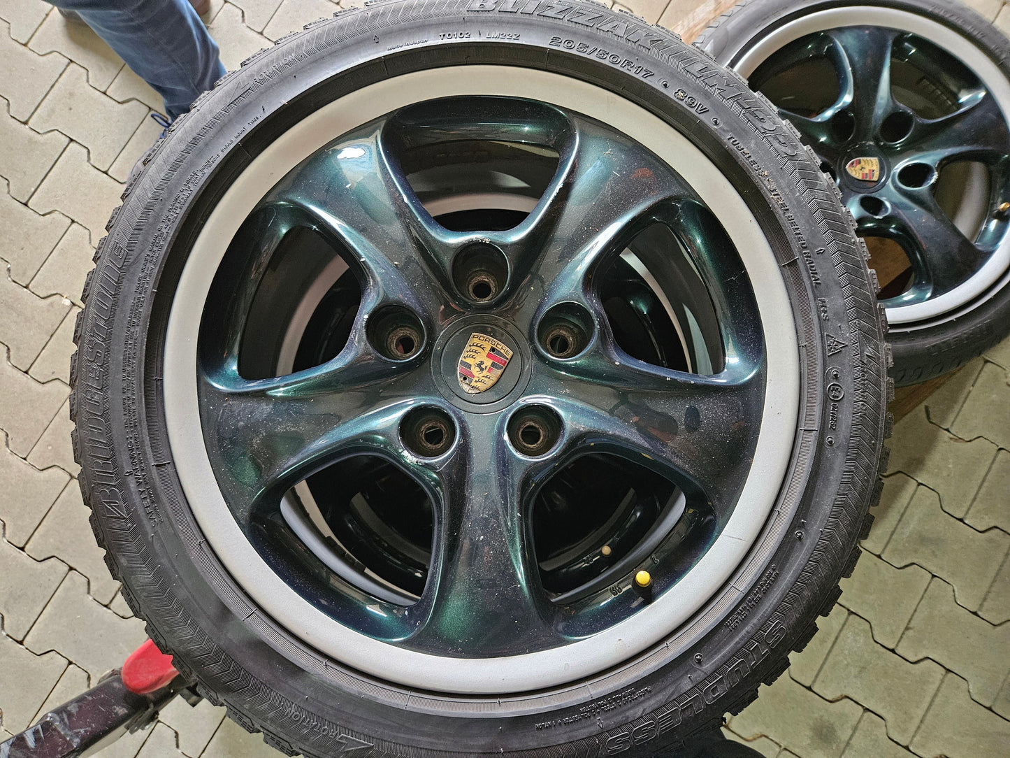 Original 911 Porsche 996 7x17 ET55 Alufelge 99636212401
