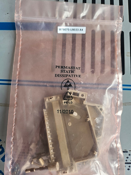 Siemens W79070-U9033-X4 Connector Assy