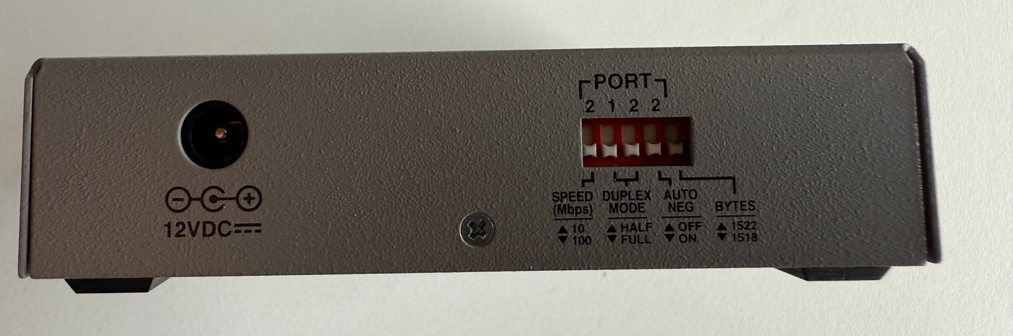 ALLIED TELESYN AT-FS202 Fast Ethernet Switch 12VDC 0.5A Neu aber kein OVP